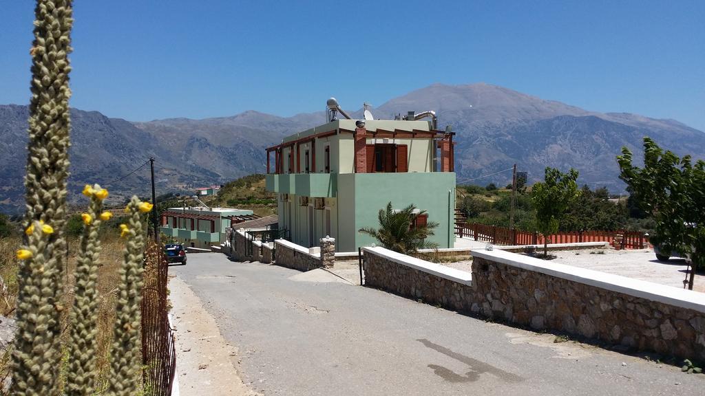 Elia Méronas Exterior foto
