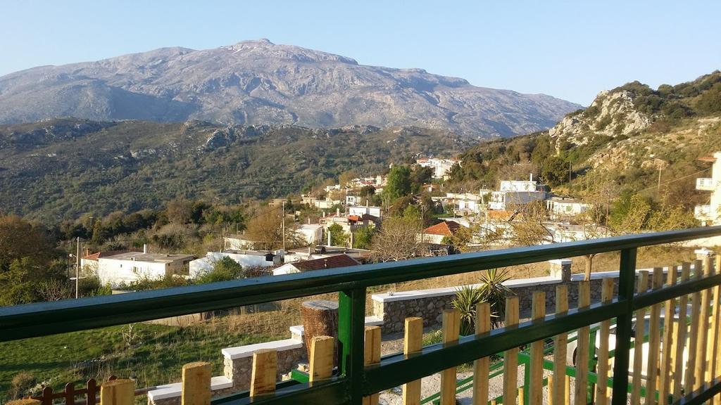Elia Méronas Exterior foto